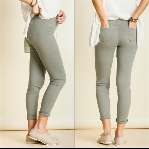 Mint Leggings With Back Pockets - Picture 2 of 6